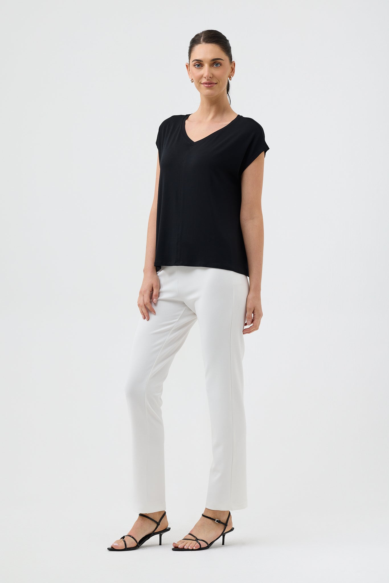 V NECK TEE