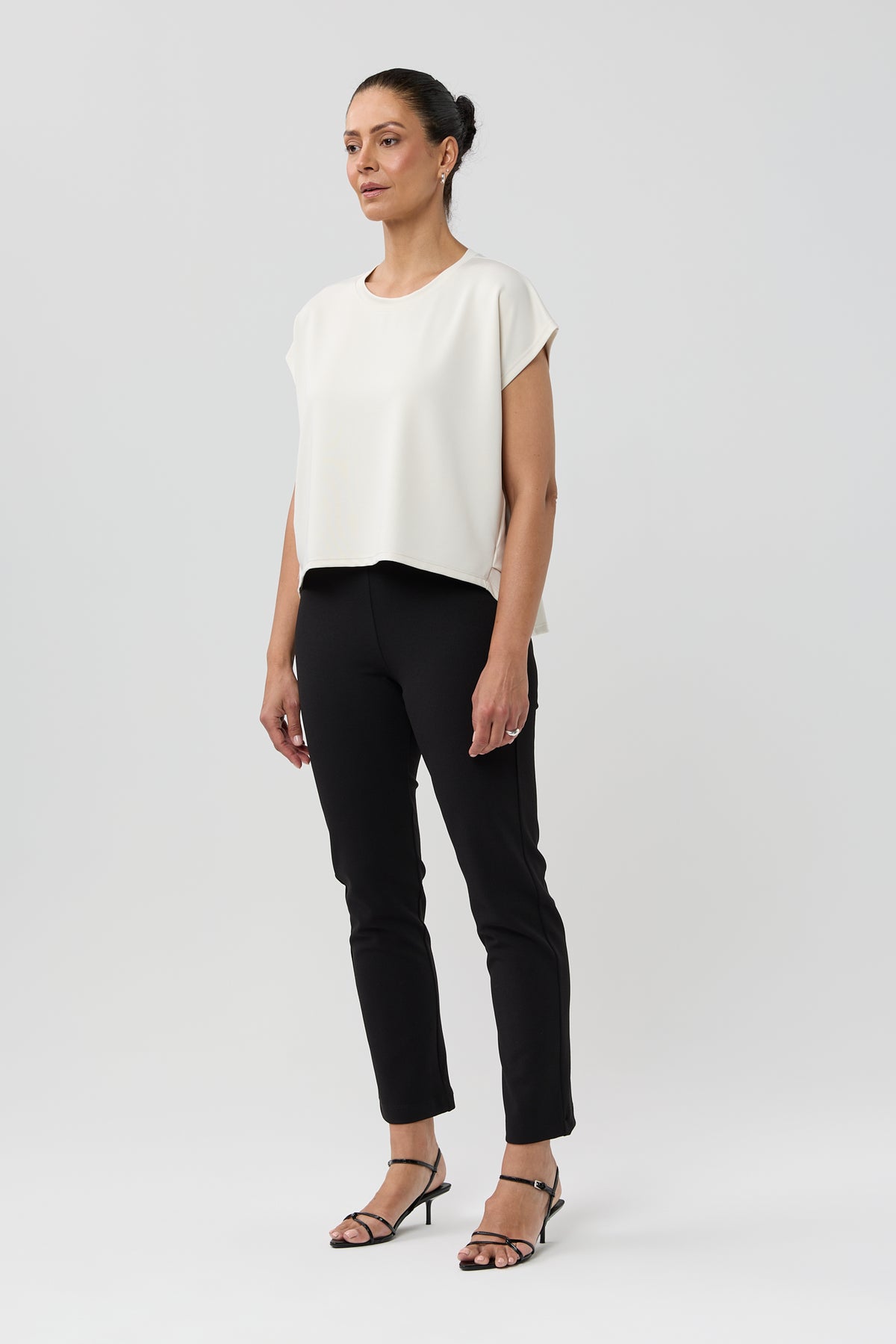 UPTOWN TEE
