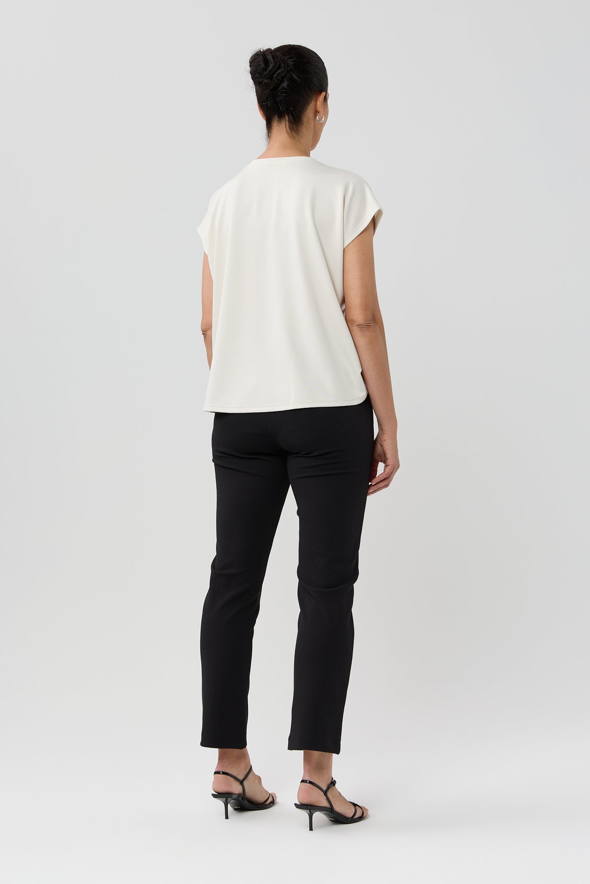 UPTOWN TEE
