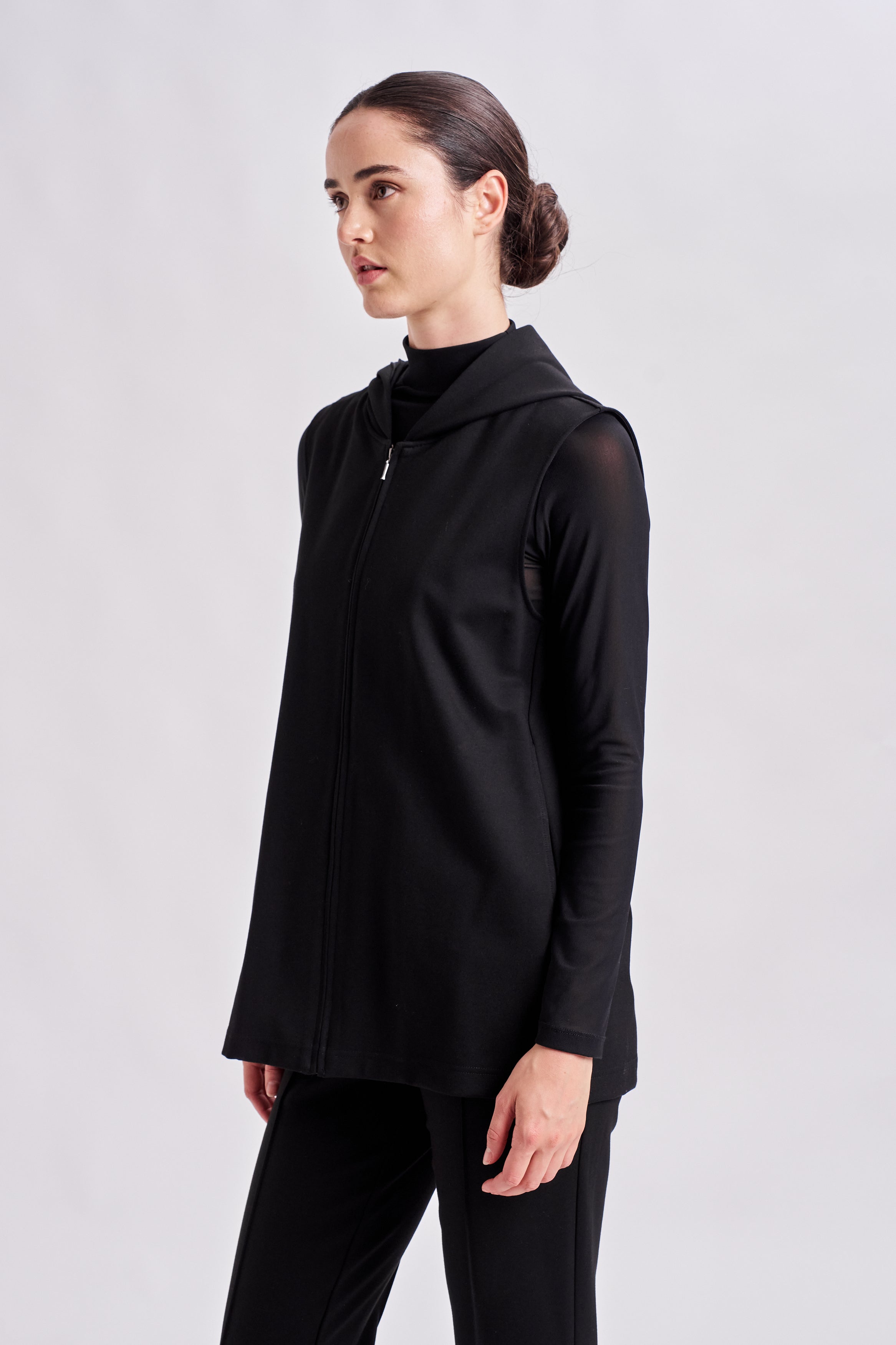 FOUNDATION VEST