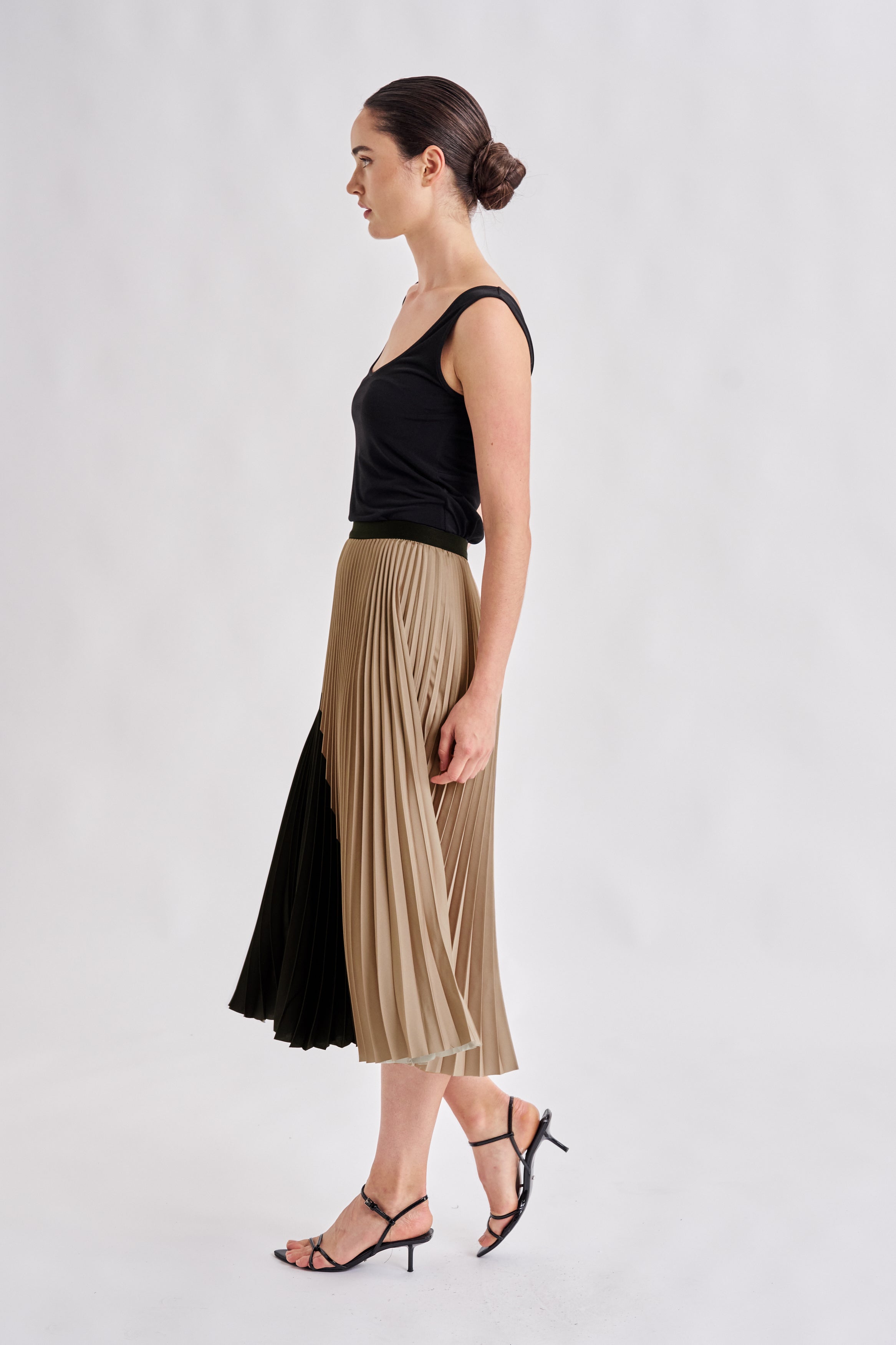 SPHERE PLEATED SKIRT