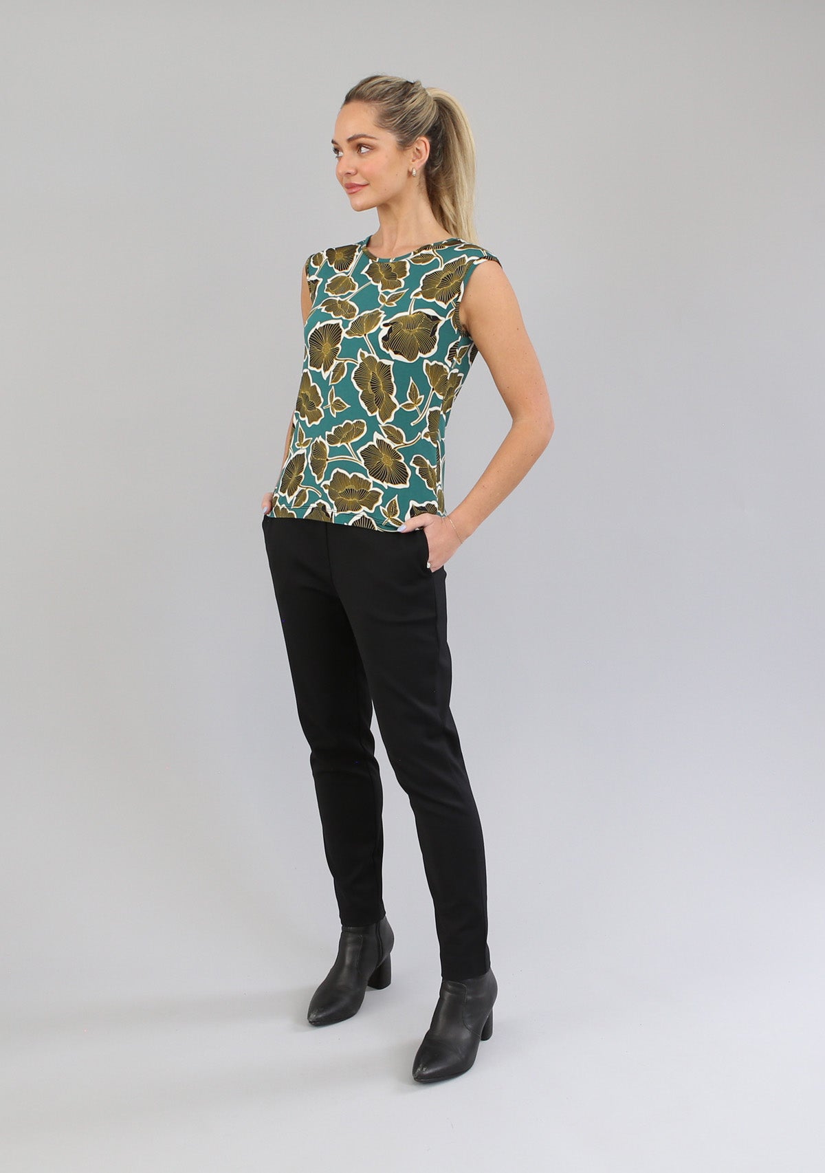 ELLIDY MUSCLE TOP