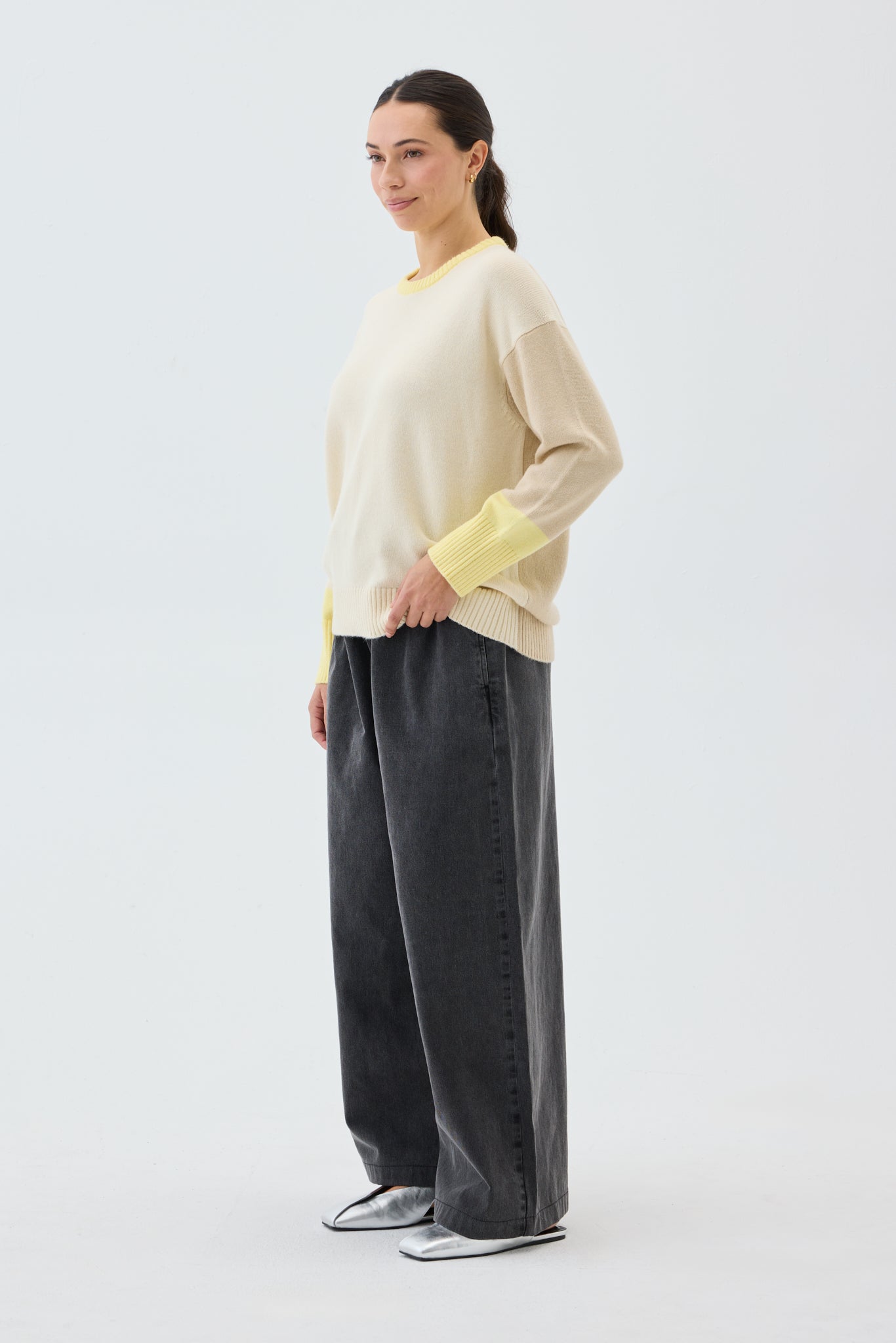 GLEAMING KNIT