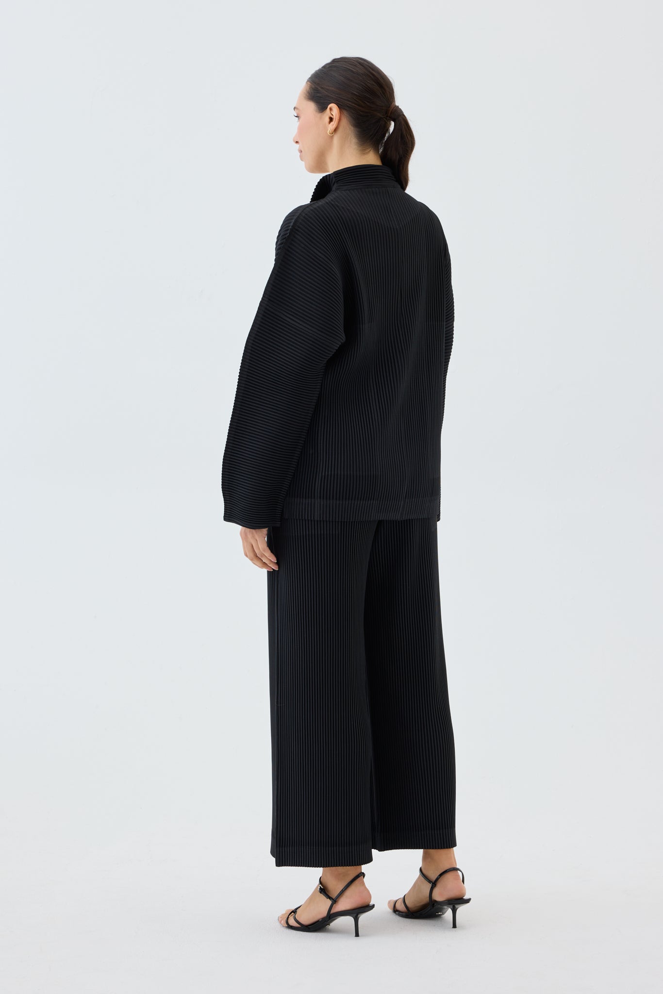 MONO PLEATED JACKET