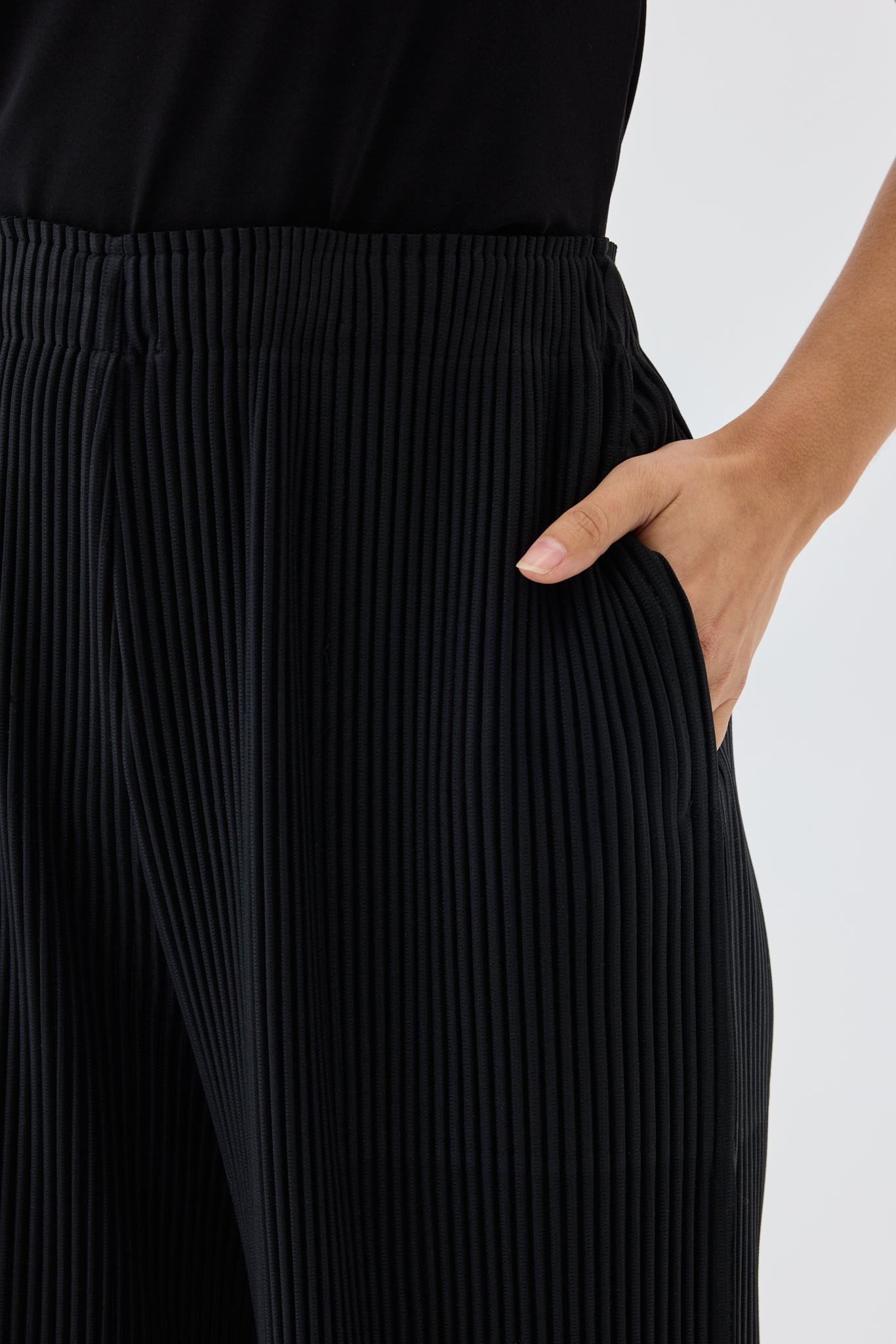 MONO PLEATED PANT