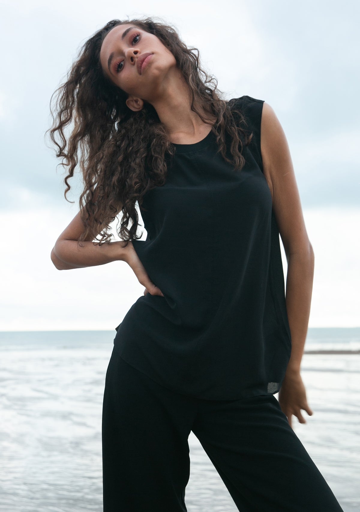 STAND OUT TANK