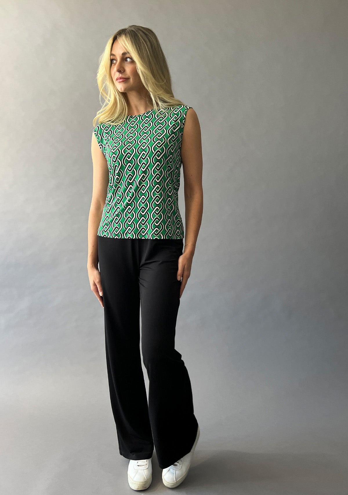 GEOMETRIC MUSCLE TOP