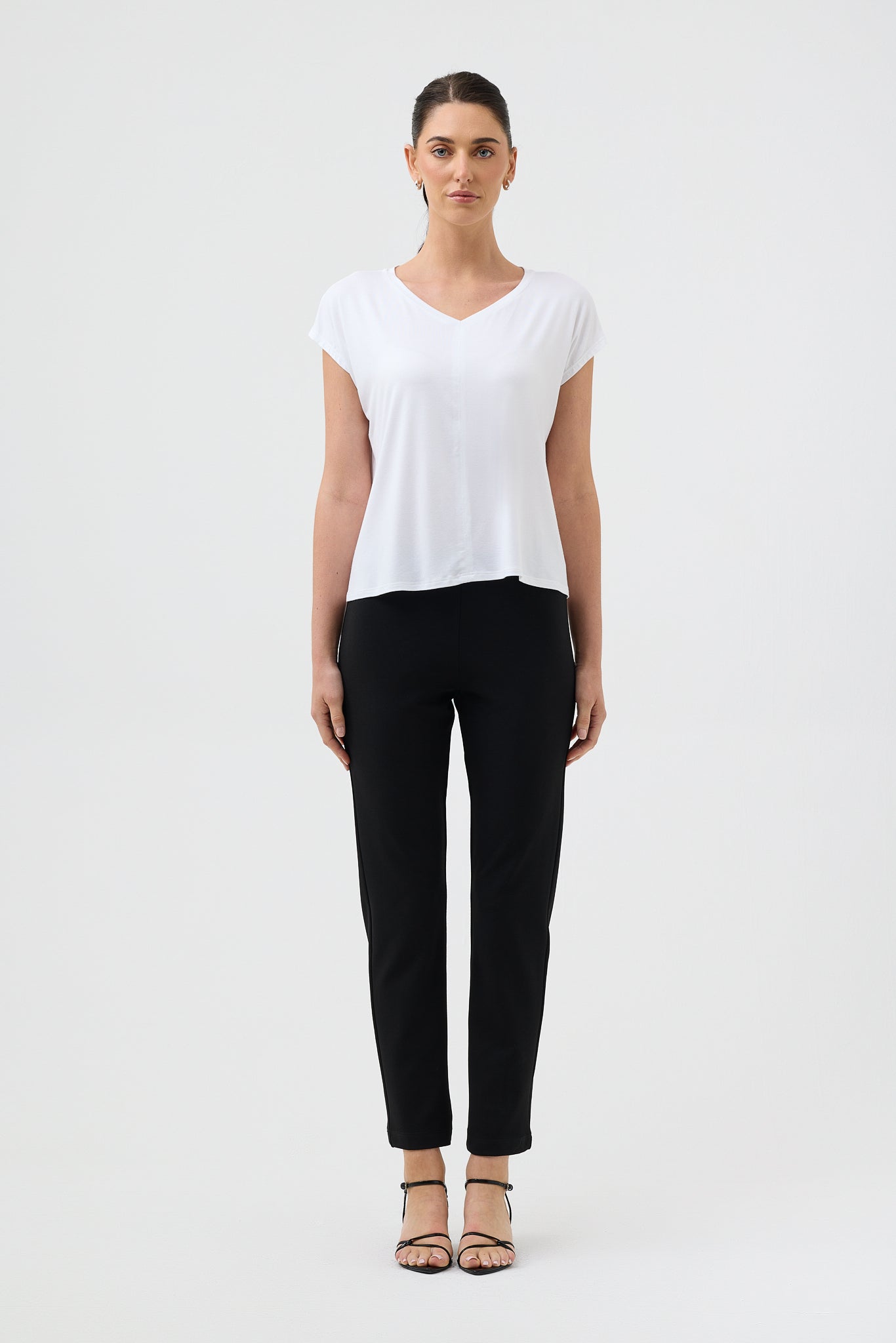 V NECK TEE