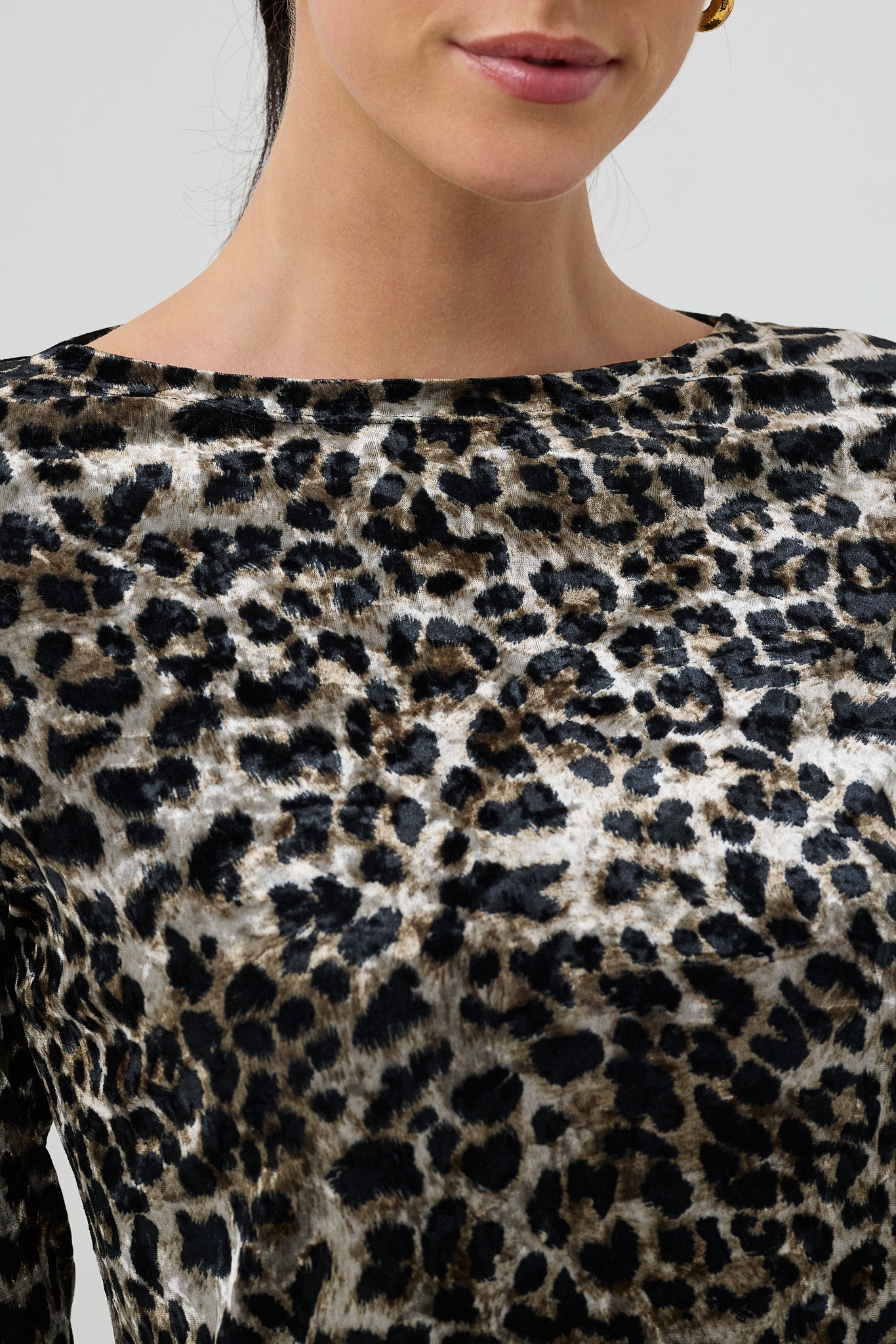 VELVET LEOPARD BOATNECK