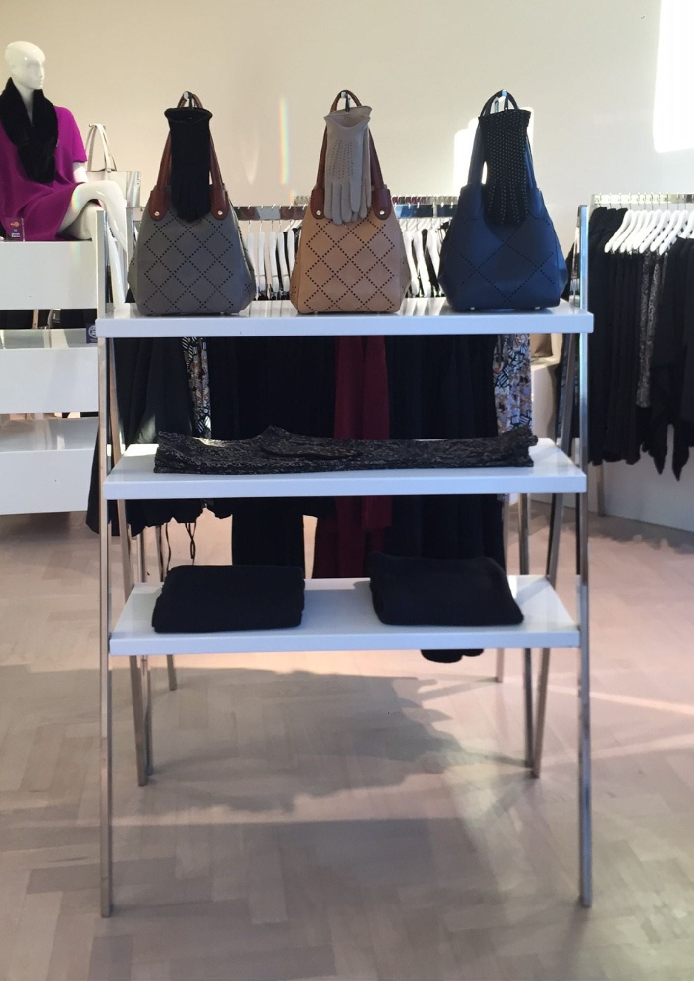 SHELF UNIT