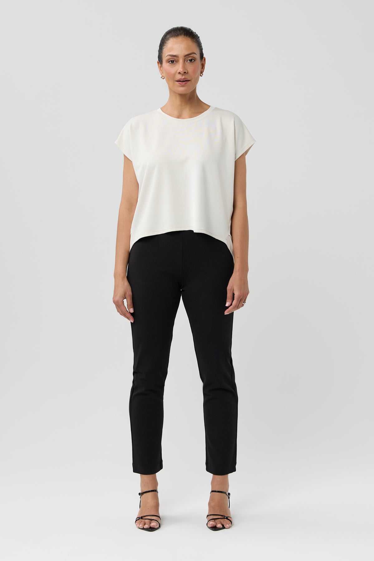 UPTOWN TEE