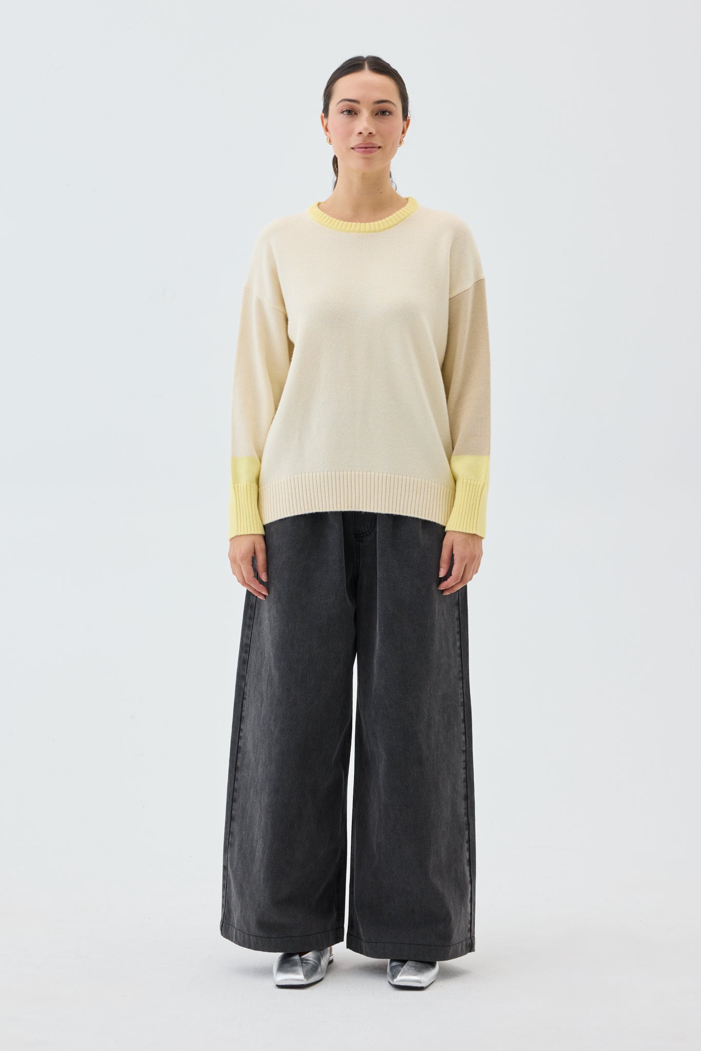 GLEAMING KNIT