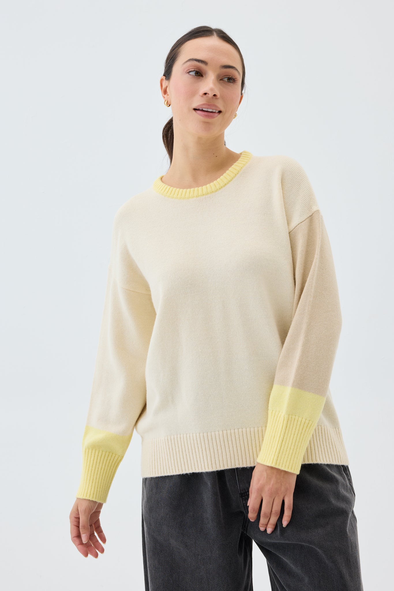GLEAMING KNIT