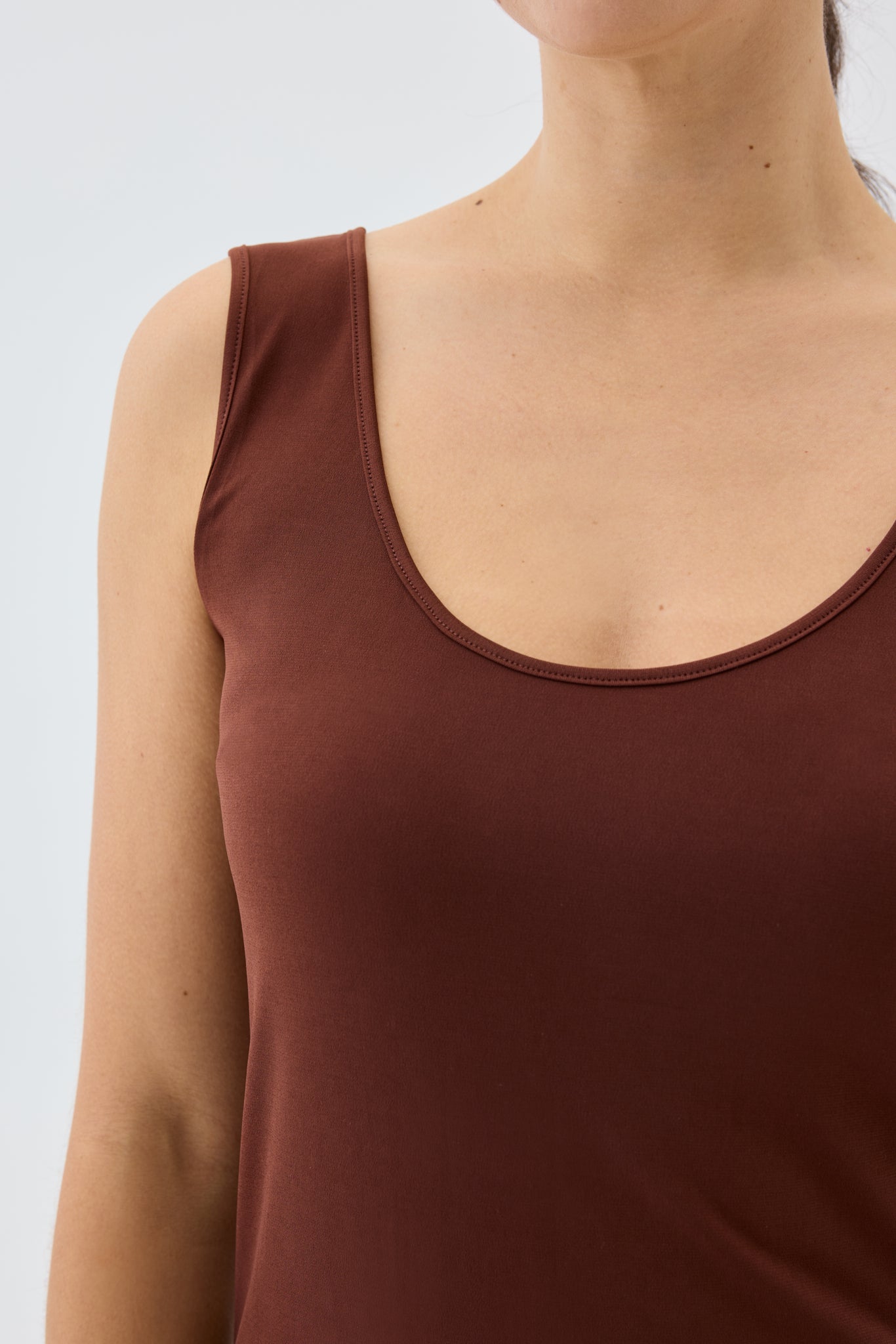 SEASONAL SCOOP NECK TANK
